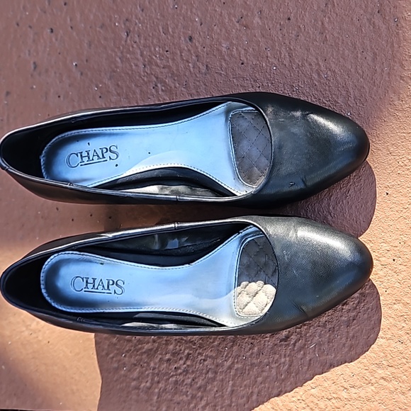 Pumps - Picture 2 of 8